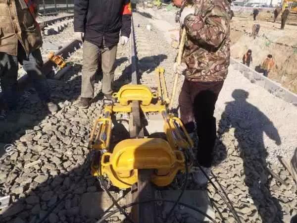 今日頭條、北京日報(bào)：13號線清河站撥線工程倒計(jì)時(shí)，京城地鐵首  次鋪上樹脂軌枕